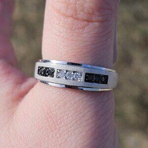 10K White Gold White and Black Diamond Etched Wedding Band Ring 4.2 Gram Size 10